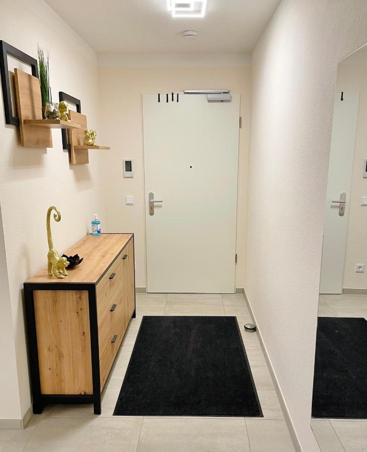 Apartment Im Gehobenen Stadtviertel - Perfekt Fuer Selbstversorger Aalen Esterno foto